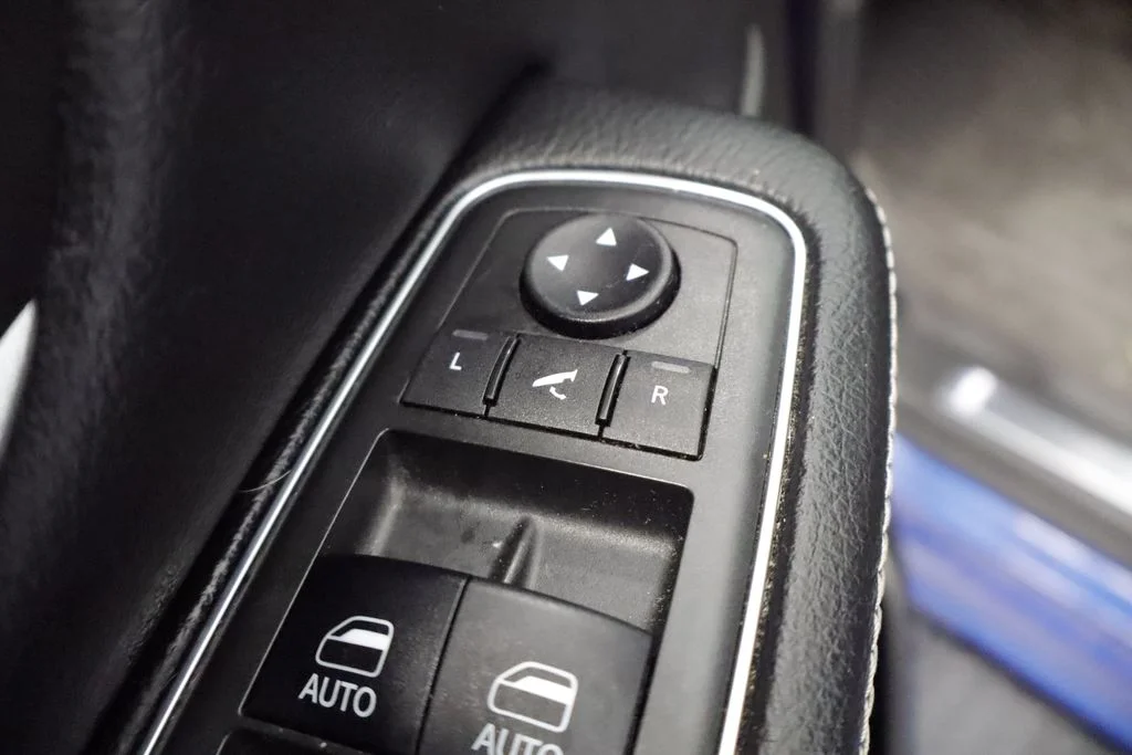 Certified Used 2019 Blue Ram Laramie image 25