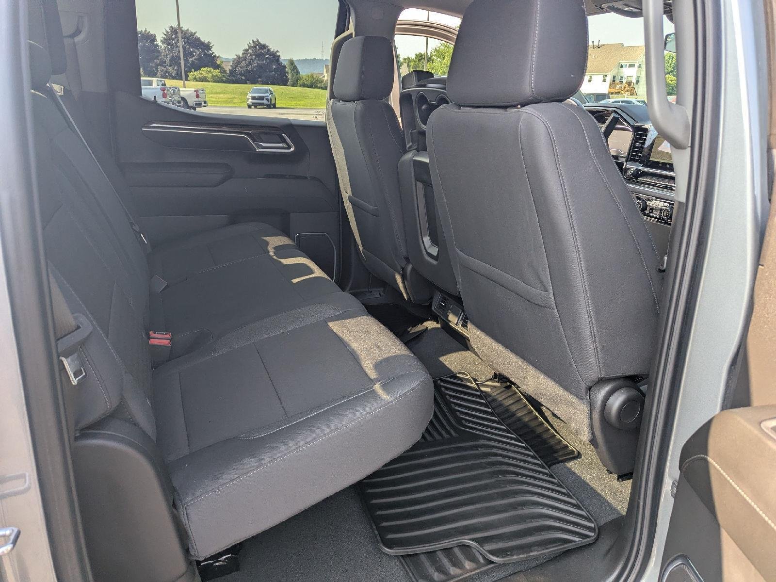 Used 2025 Sterling Gray Metallic Chevrolet LT image 26