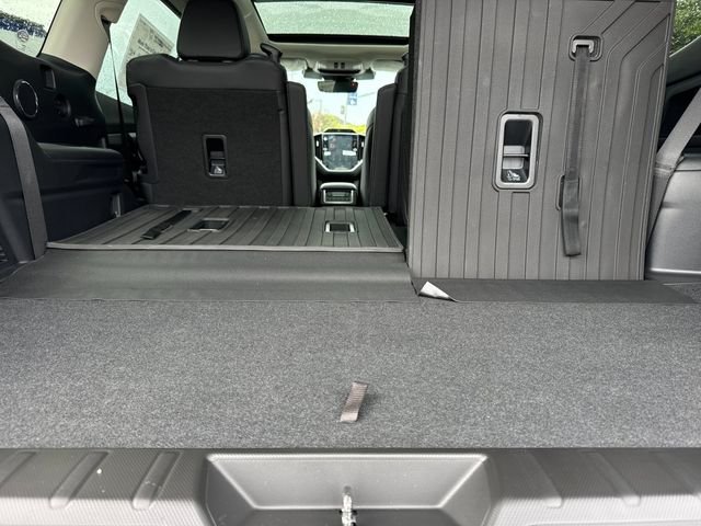 New 2026 CRYSTAL WHITE PEARL Subaru Limited 7-Passenger image 20
