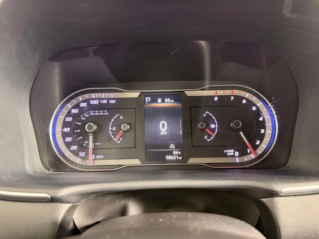 Used 2024 Silver Hyundai SEL image 30
