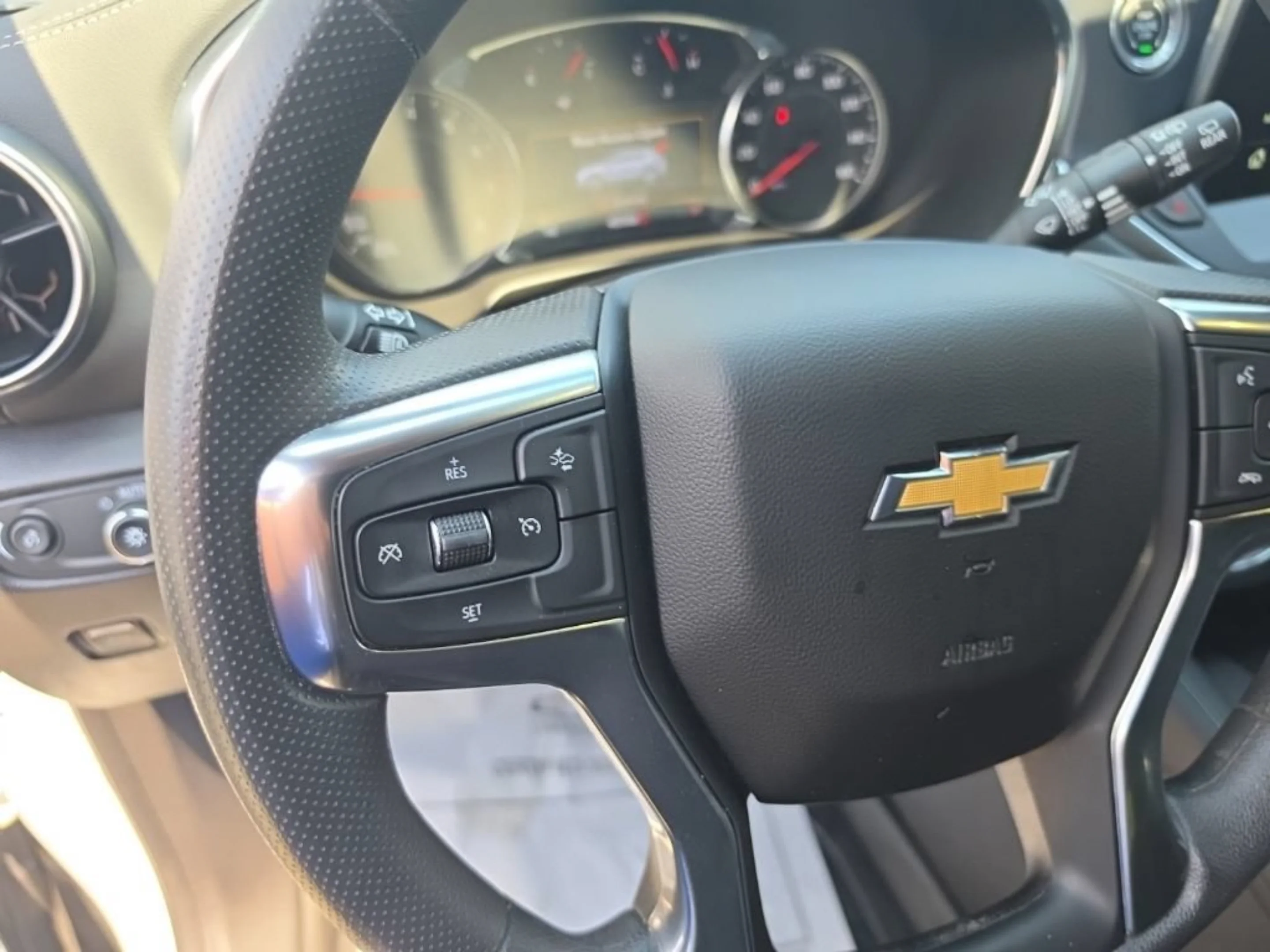 Used 2024 Summit White Chevrolet 2LT image 18