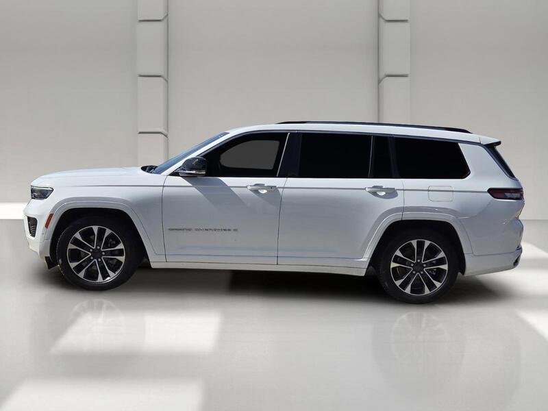 Certified Used 2021 Bright White Clearcoat JEEP OVERLAND 4X4 image 2