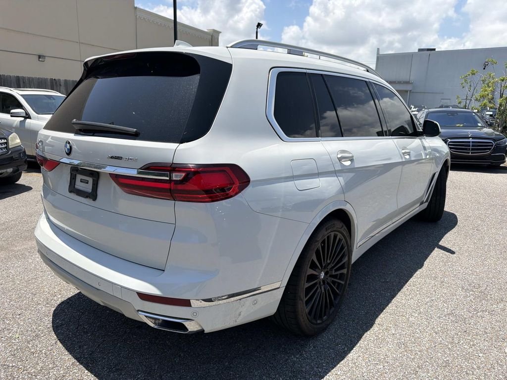 Used 2021 White BMW xDrive40i image 7