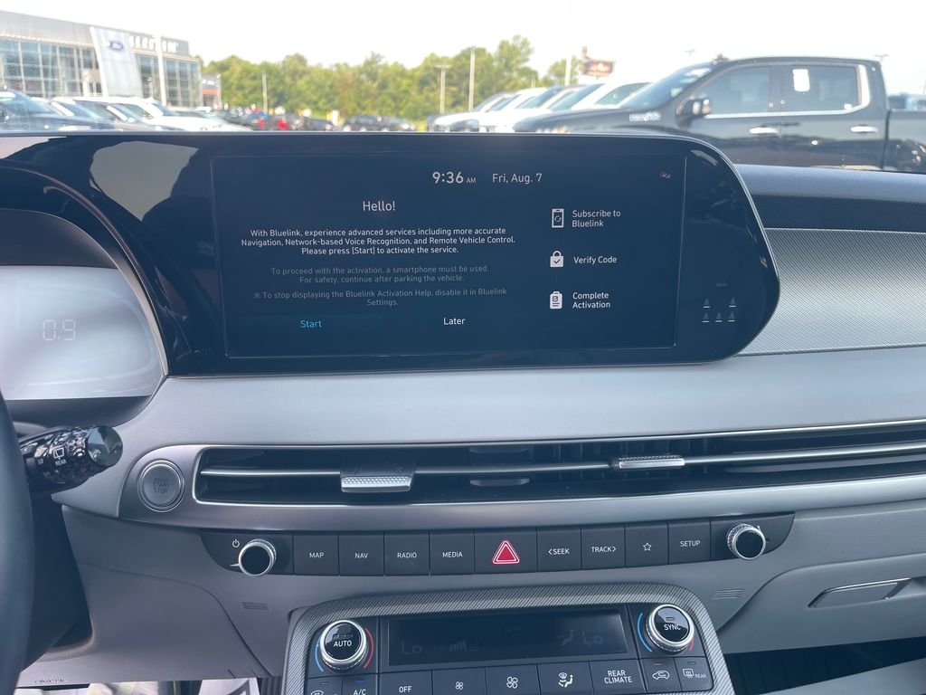 Used 2023 Black Hyundai SEL image 21