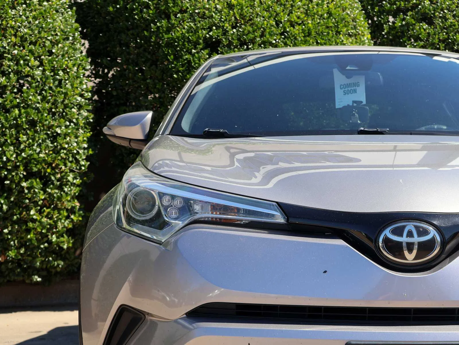 Used 2018 Silver Knockout Metallic Toyota XLE Premium image 4