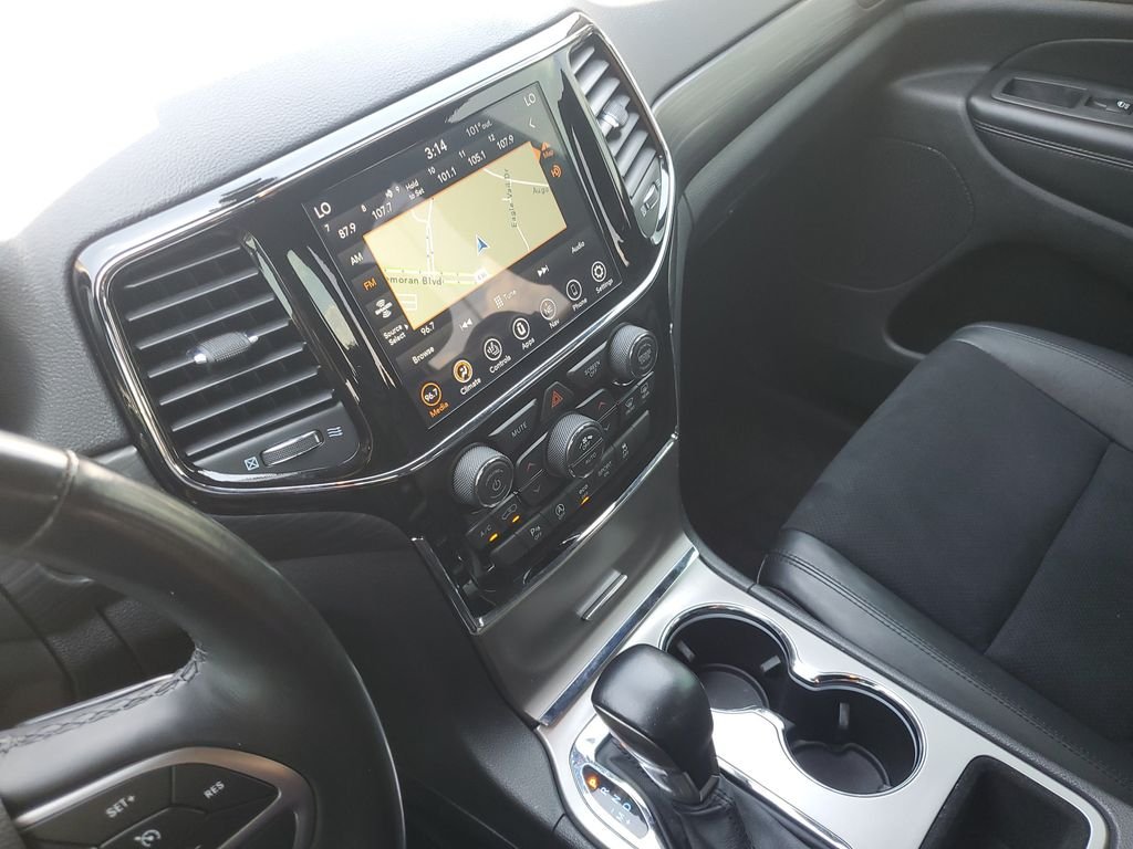 Used 2021 Black Jeep Laredo X image 19