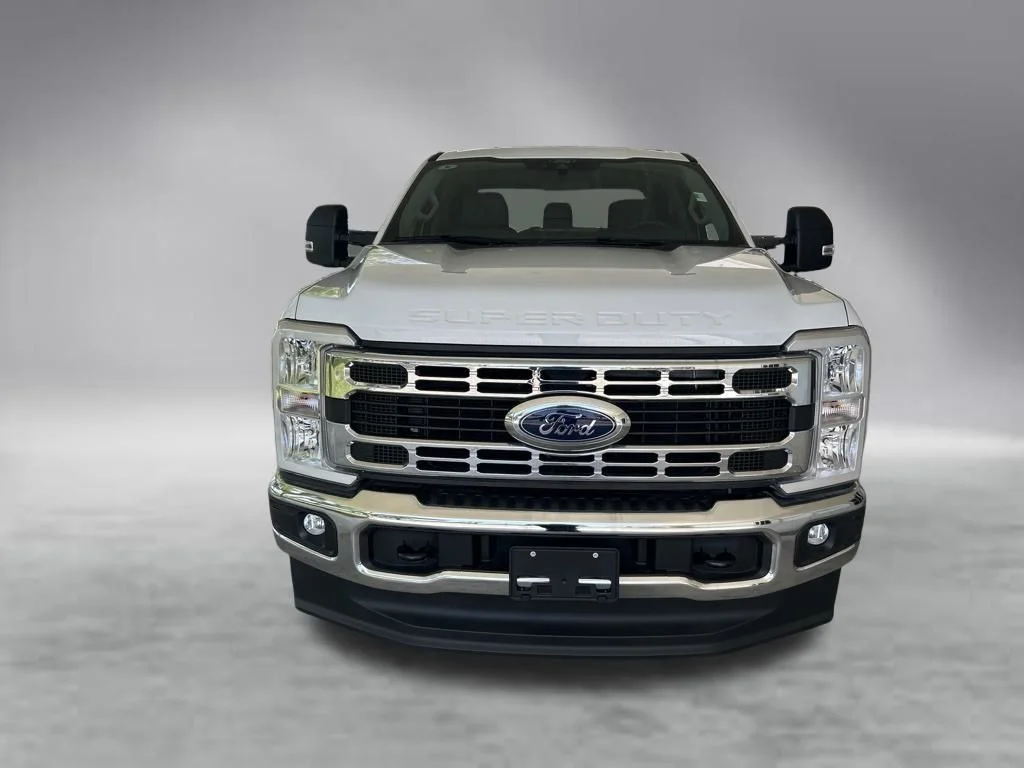 Used 2025 White Ford XLT image 8