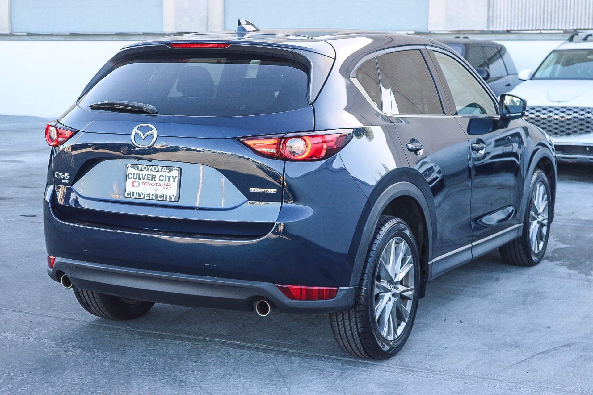 Used 2021 Deep Crystal Blue Mica Mazda Grand Touring image 8