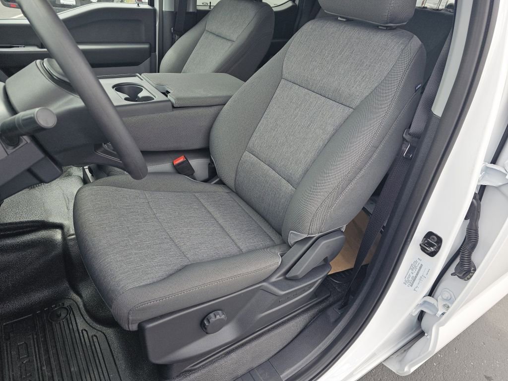 New 2026 Oxford White Ford XL image 6