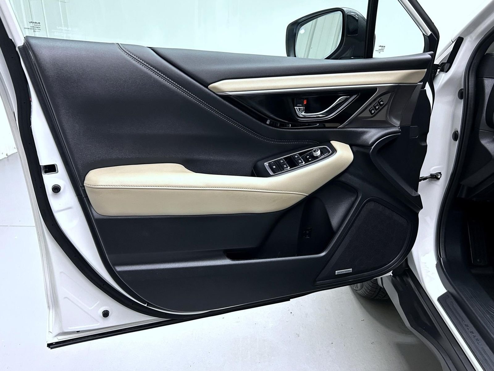 Used 2025 White Subaru Limited image 9