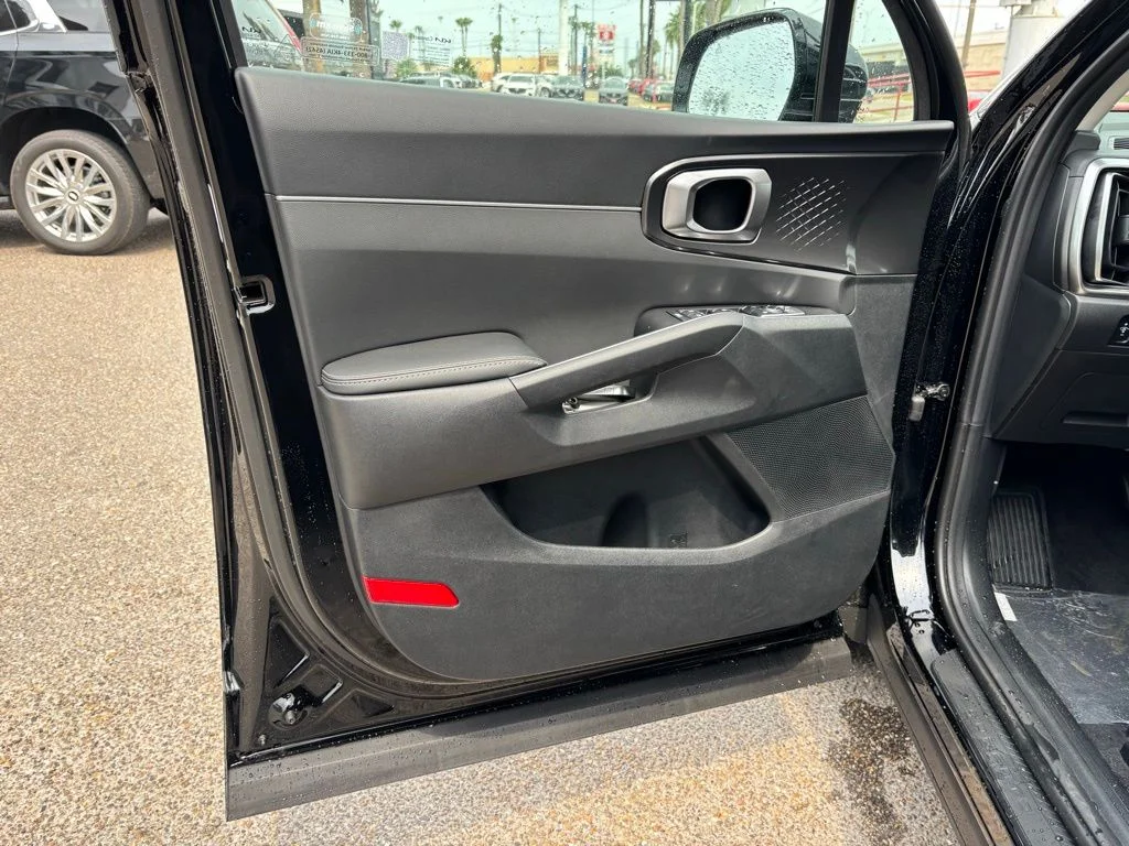 2025 Kia Sorento S - Photo 14