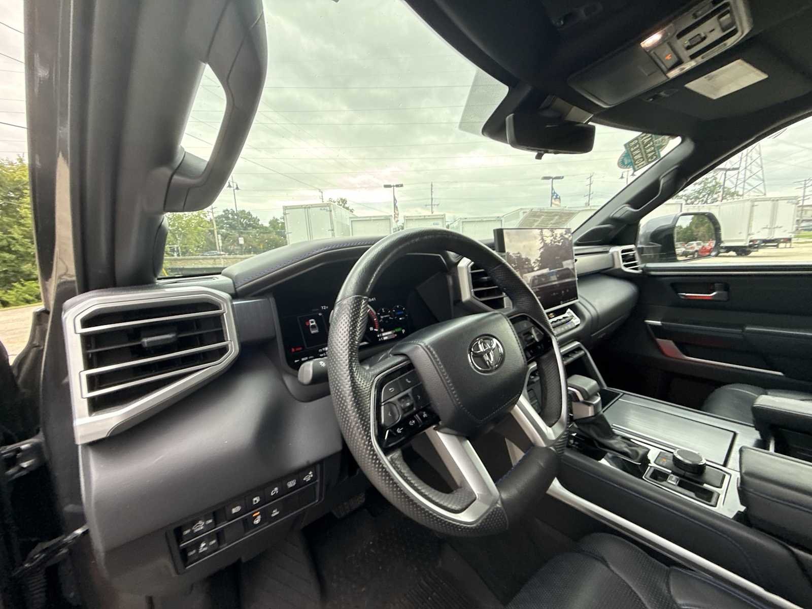 2024 Toyota Tundra Platinum - Photo 10