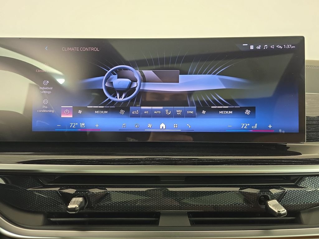 New 2026 Black Sapphire Metallic BMW xDrive40i image 24