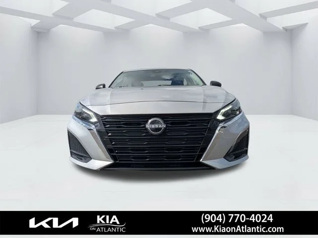 Used 2025 Silver Nissan 2.5 SV image 8