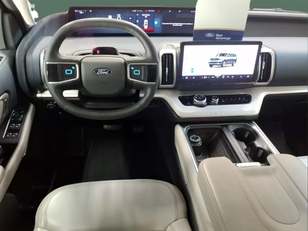 Used 2025 White Ford Active image 7