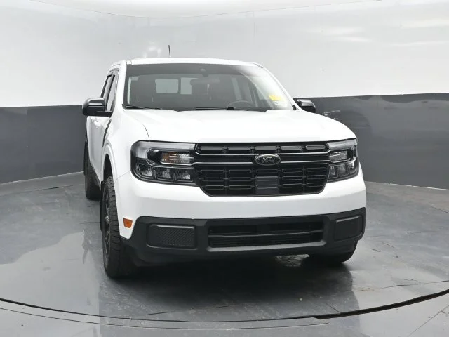 Certified Used 2024 Oxford White Ford Lariat image 2