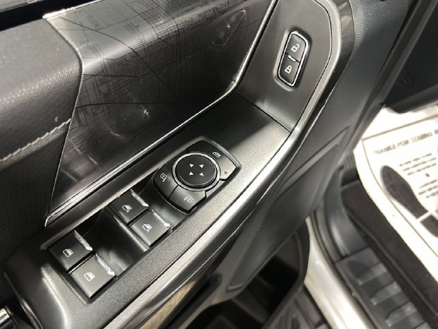 Used 2022 White Ford XLT image 12