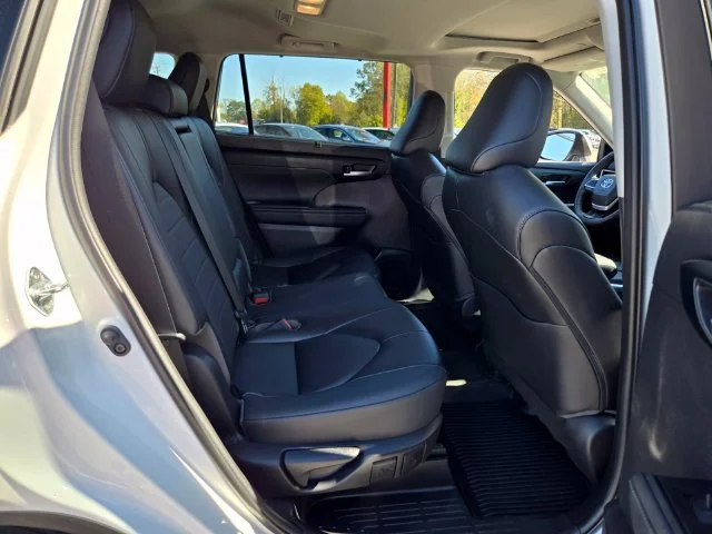 Used 2023 Beige Toyota XLE image 19