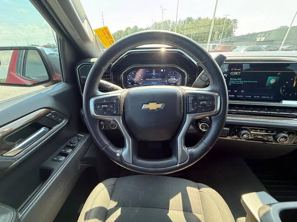 Used 2023 Red Chevrolet LT image 9