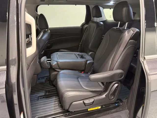 Used 2025  Kia SX image 34