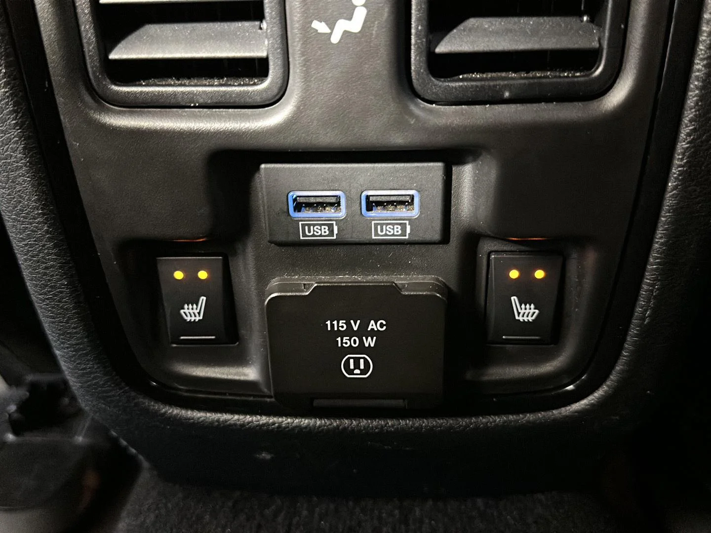 Used 2025 Vapour Grey Dodge R/T image 31