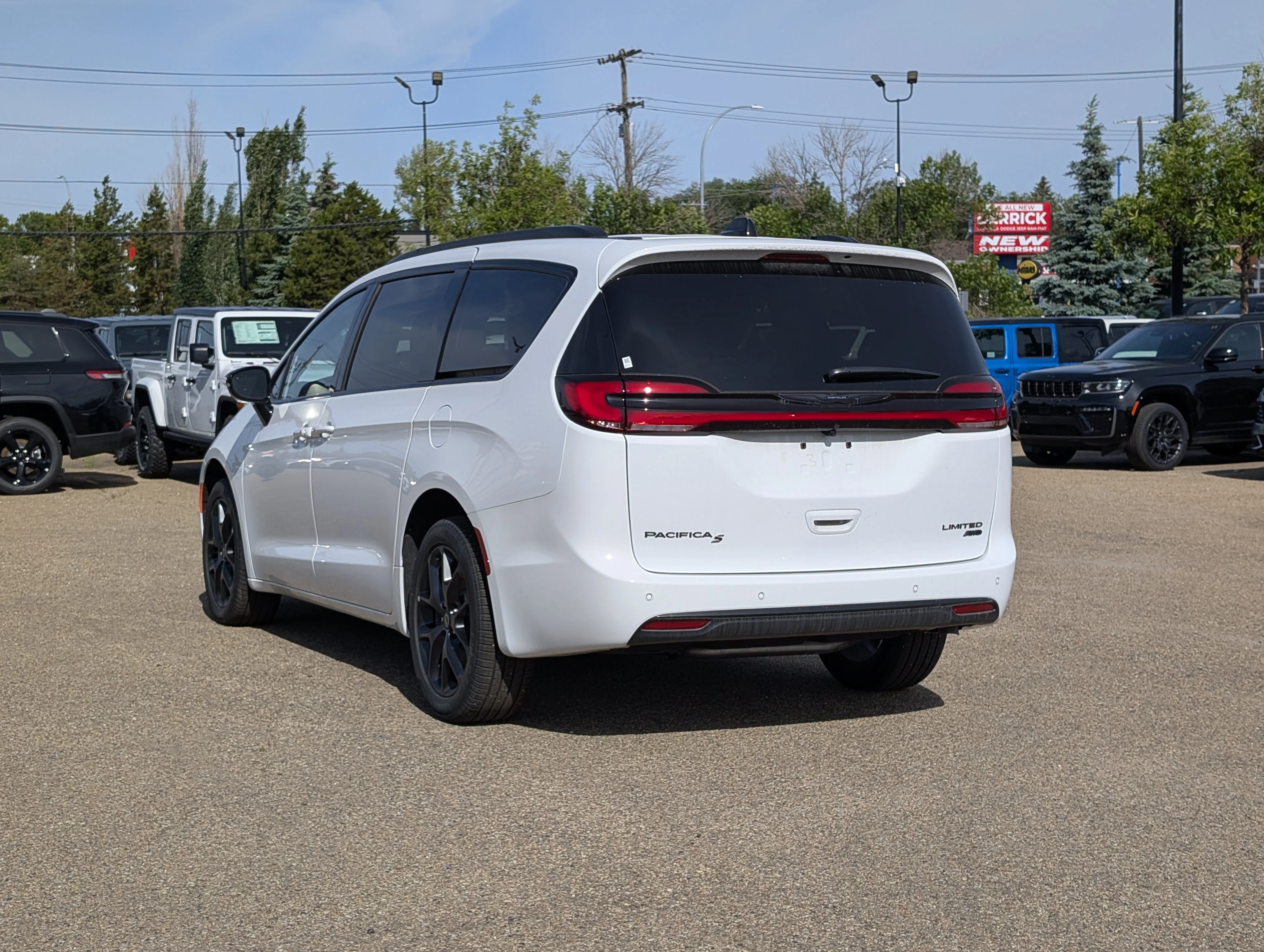 New 2026 Bright White Chrysler Limited image 4