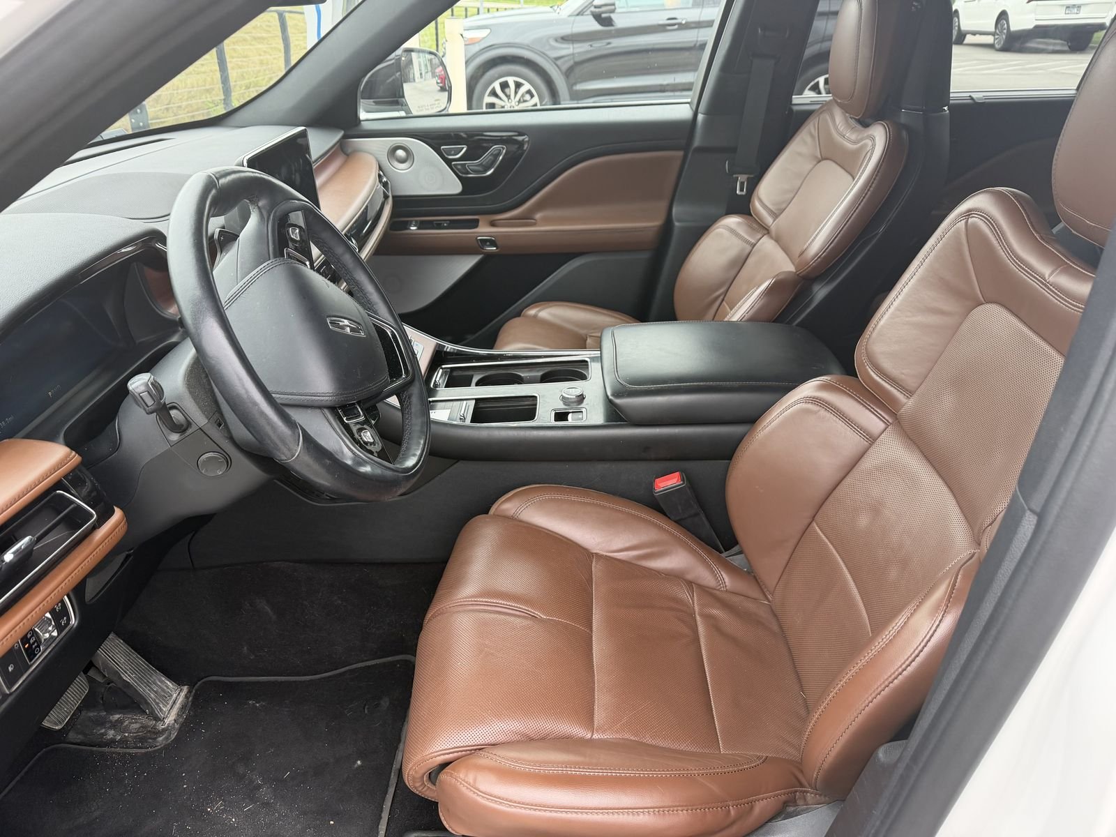 Used 2020 White Lincoln Reserve image 5