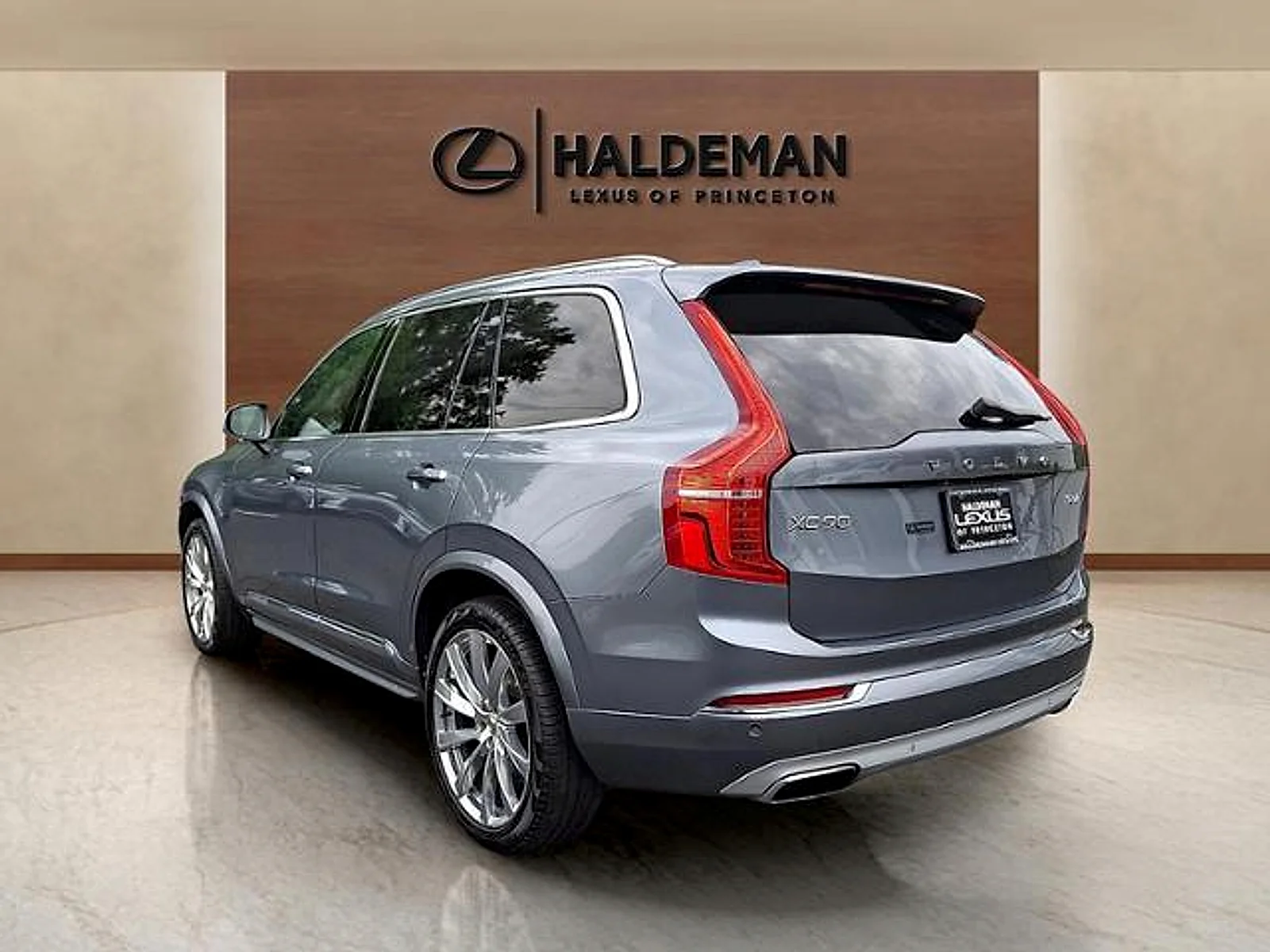 Used 2016 Osmium Grey Metallic Volvo T6 Inscription image 4