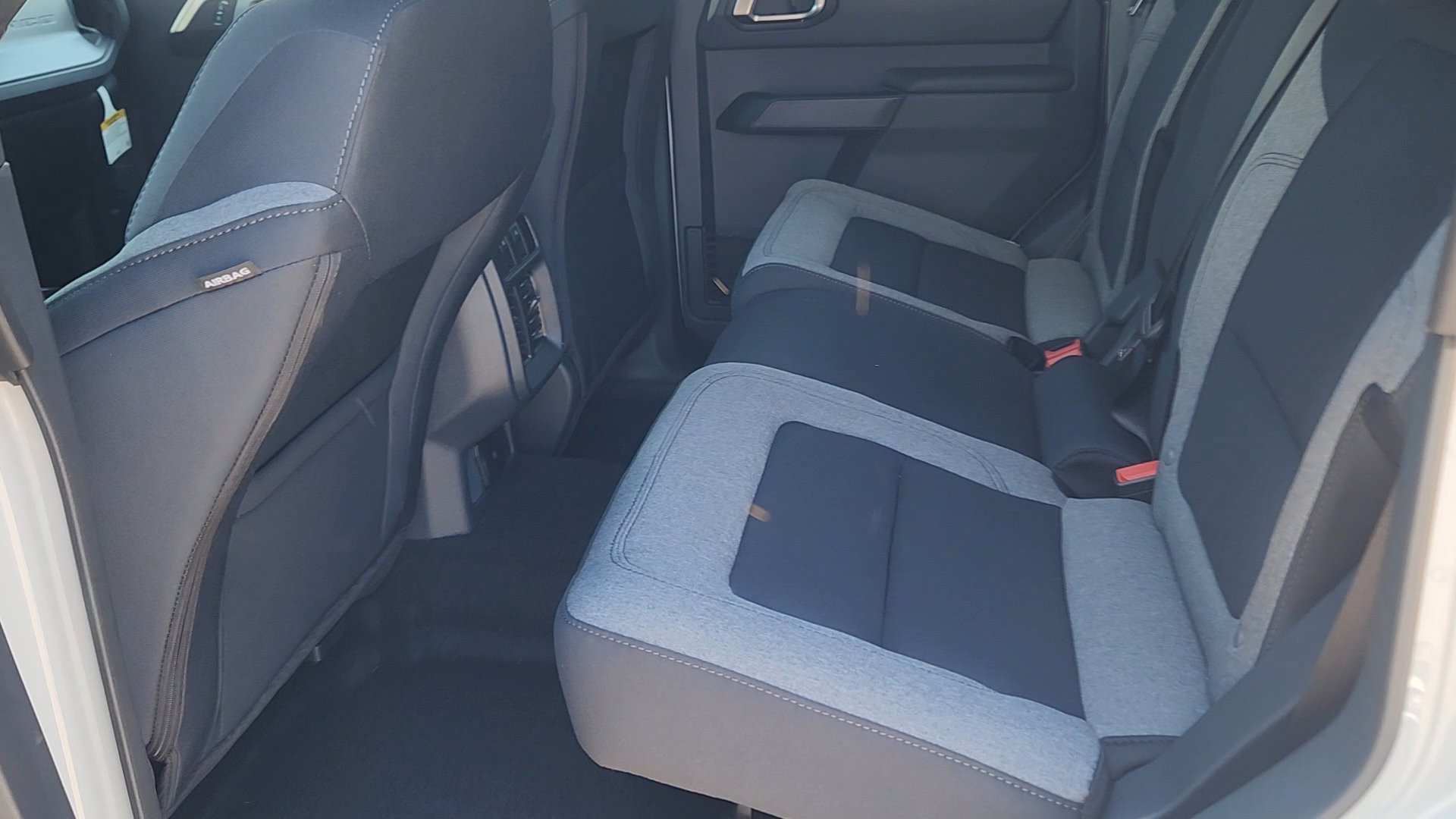 New 2026 Avalanche Gray Ford Big Bend image 33