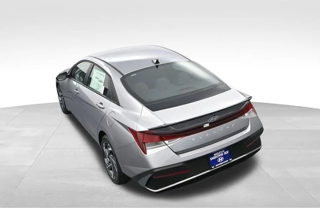 Used 2025 Silver Hyundai SEL Sport image 26