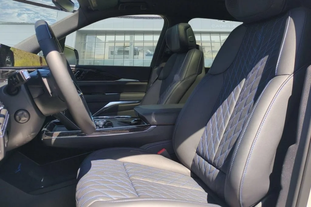 2026 Cadillac Escalade IQL Luxury - Photo 10