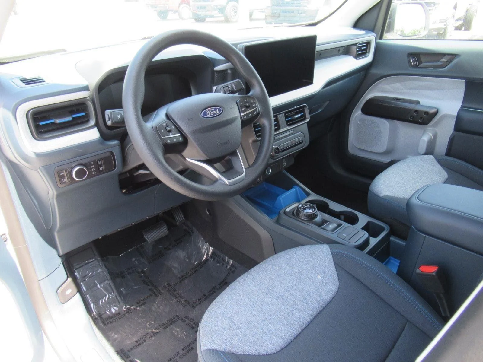 New 2026 Oxford White Ford XLT image 14