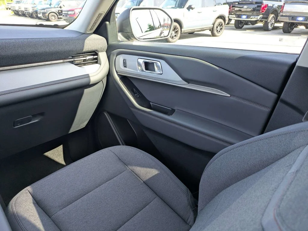 New 2026 Agate Black Metallic Ford Active image 18