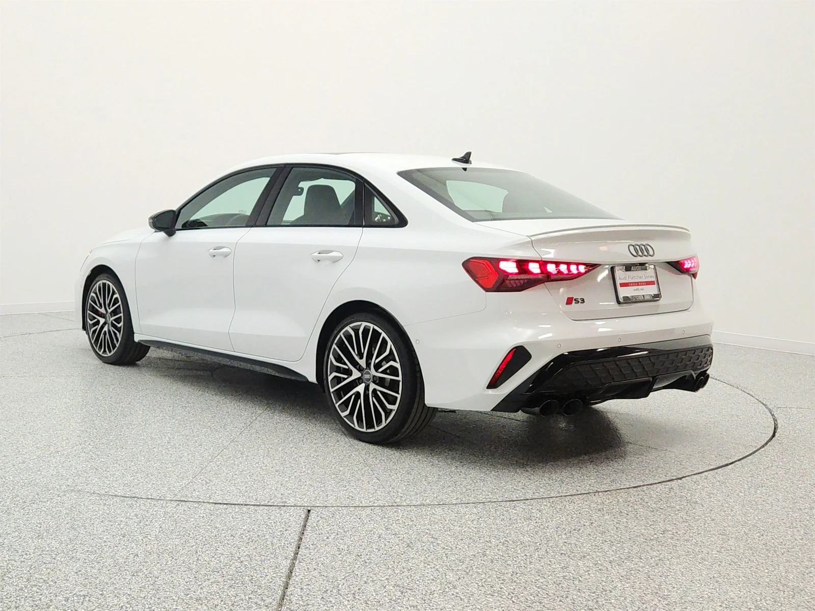 Used 2025 Glacier White Metallic Audi Premium Plus 2.0 TFSI quattro image 7