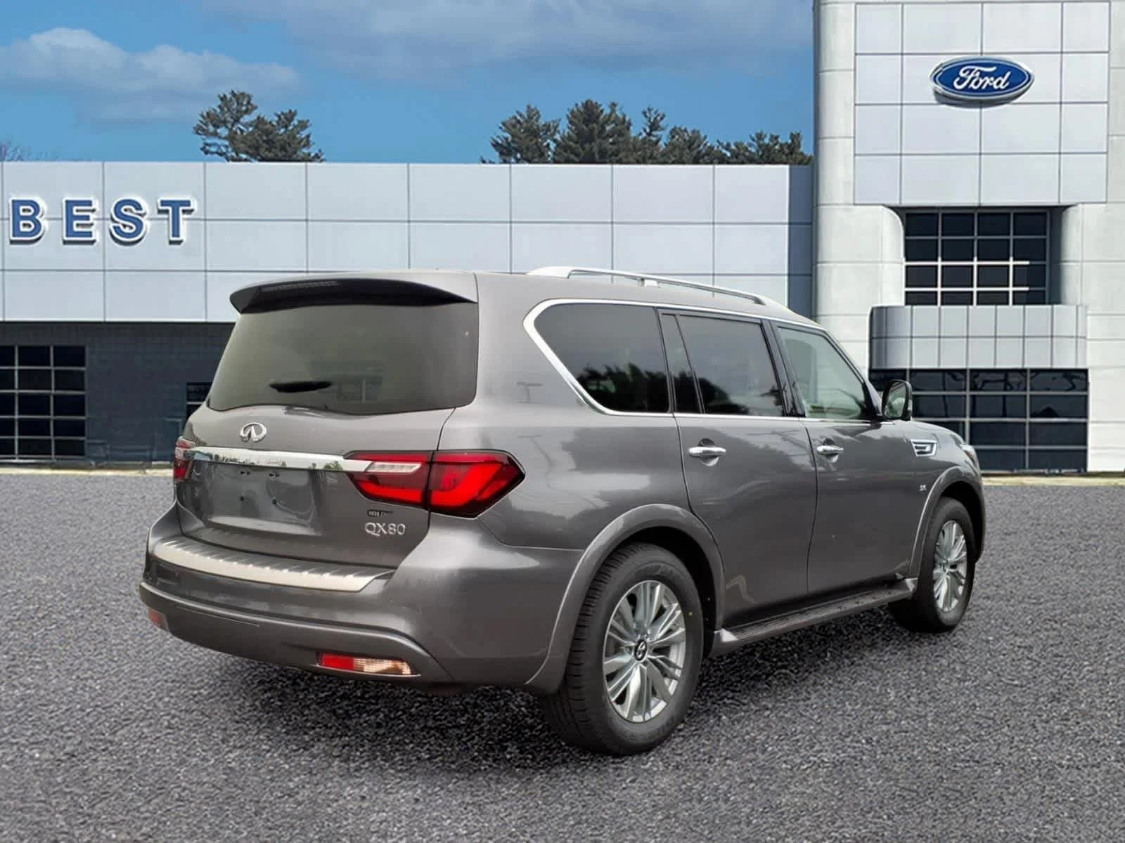 Used 2019 Graphite Shadow INFINITI LUXE image 8