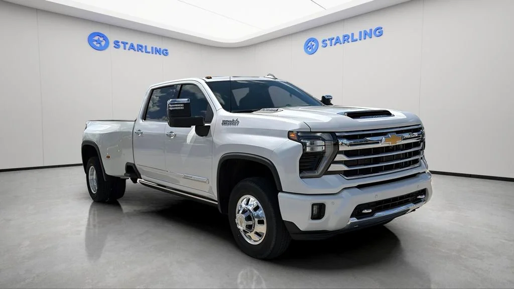 Used 2024 Iridescent Pearl Tricoat Chevrolet High Country DRW image 14