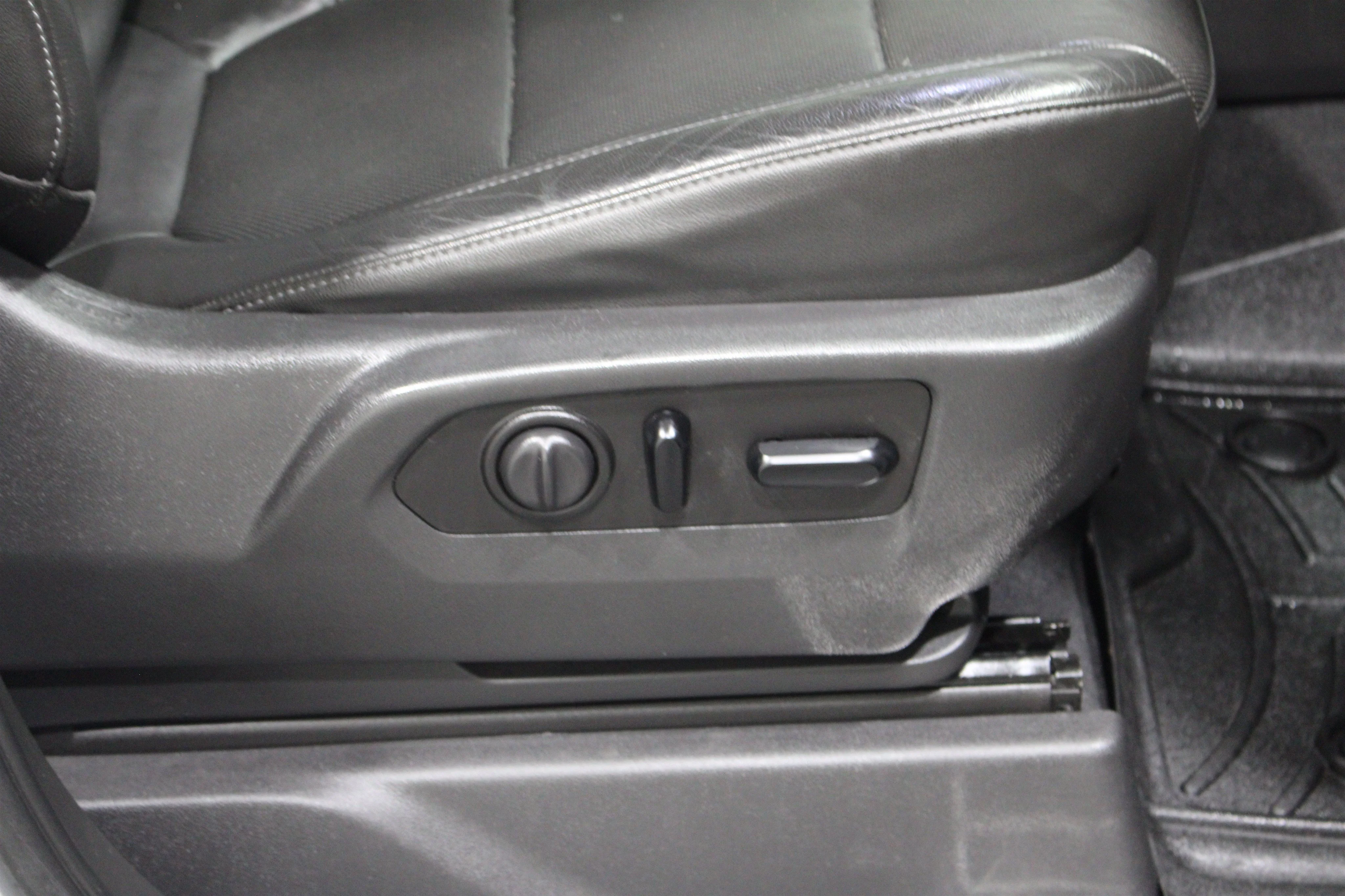 2020 Chevrolet Silverado 1500 LTZ - Photo 25