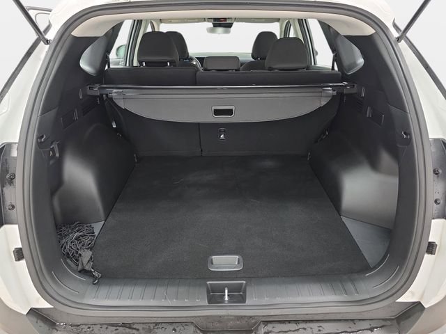 Used 2025 White Hyundai SE image 34