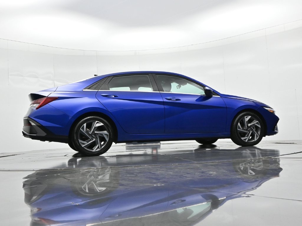 Used 2025 Blue Hyundai SEL Convenience image 23