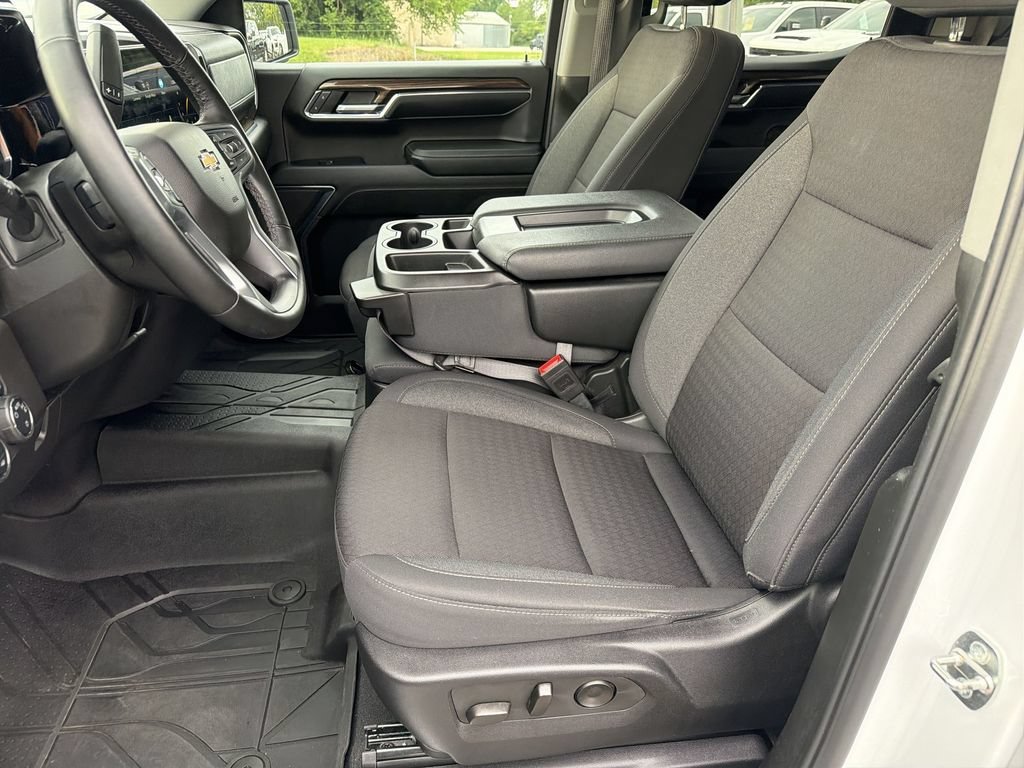 2024 Chevrolet Silverado 1500 LT - Photo 16