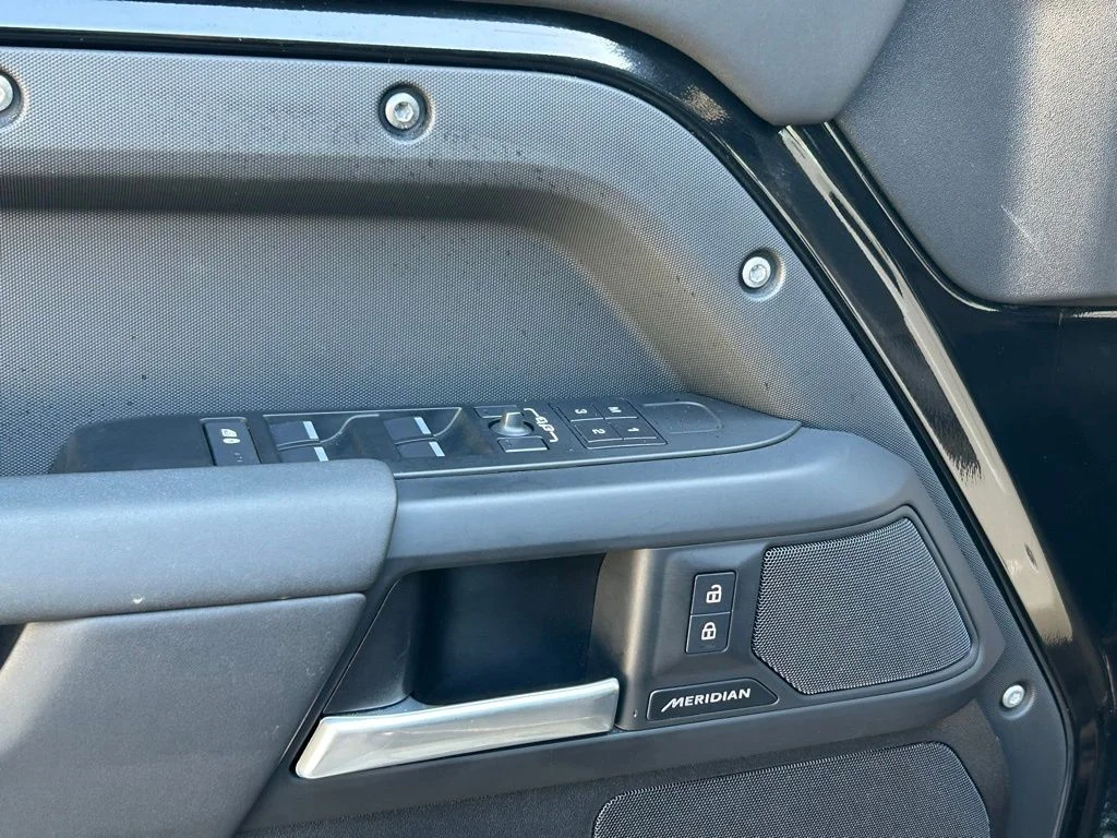 Used 2025 Black Land Rover S image 16