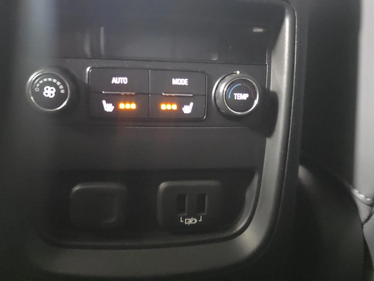 Used 2020 Ebony Twilight Metallic Buick Premium image 27