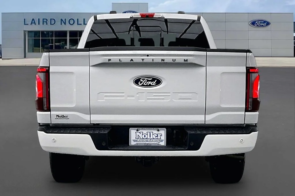 New 2026 Star White Metallic Tri-Coat Ford Platinum® image 4