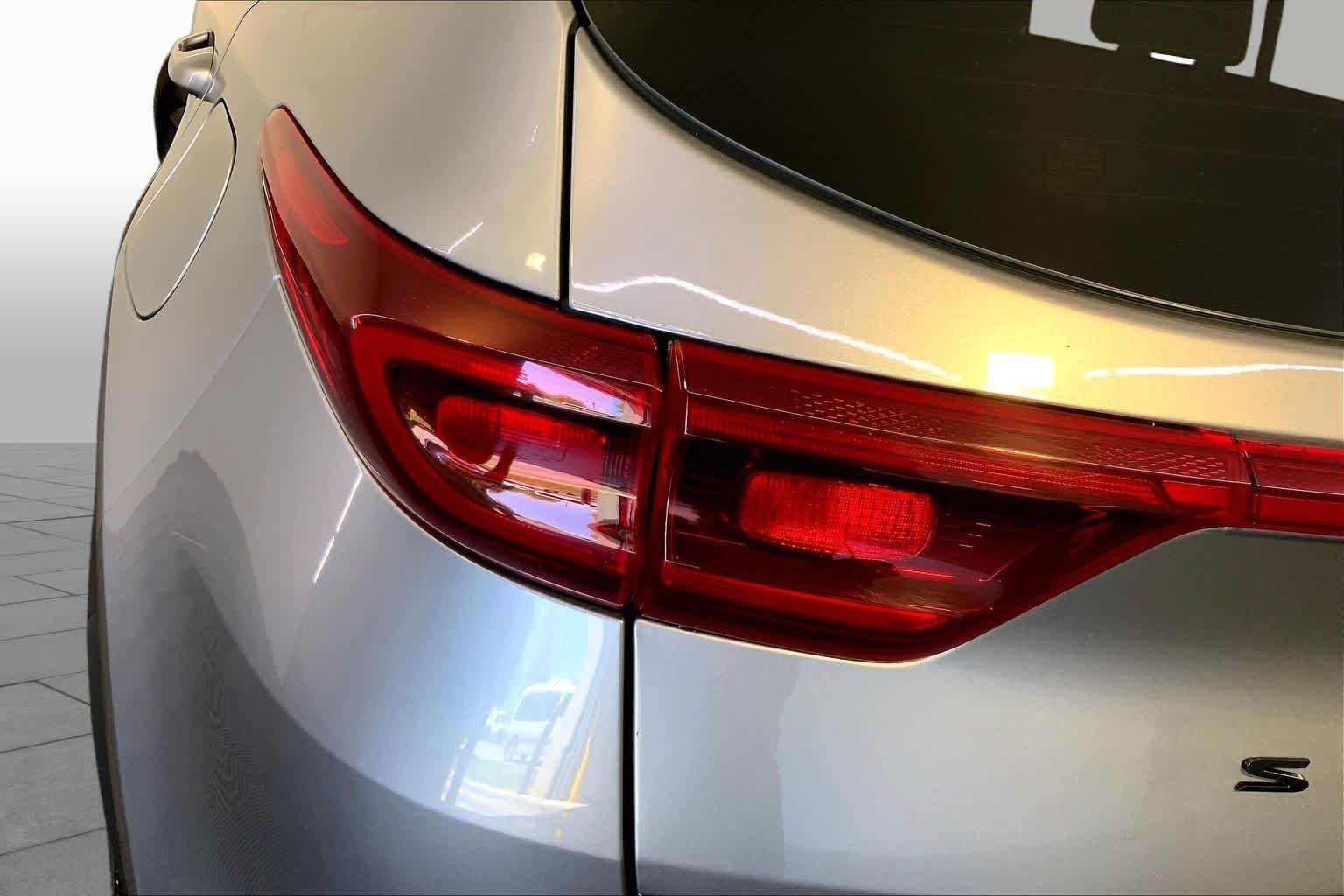 Used 2022 Steel Gray Kia Nightfall image 28