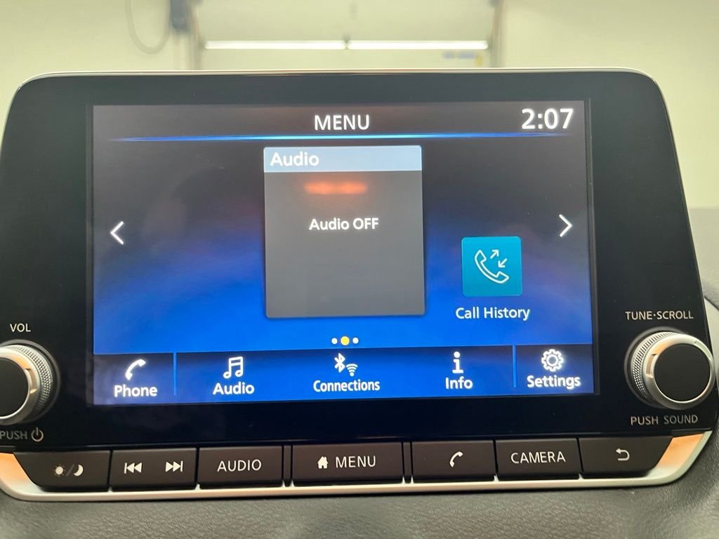Used 2024 Electric Blue Metallic Nissan SR image 26