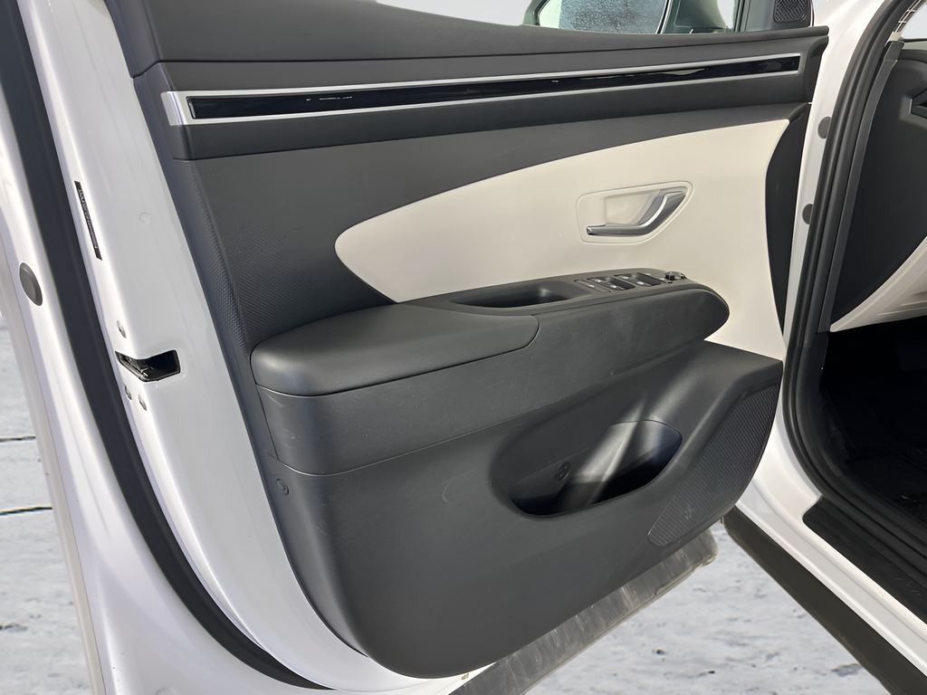 Used 2024 White Pearl Hyundai SEL image 9