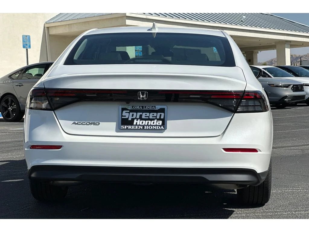 New 2026 Platinum White Pearl Honda LX image 5