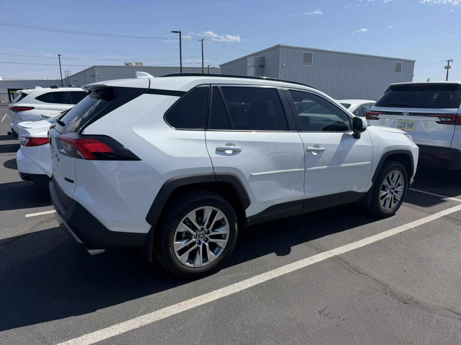 Used 2025 Wind Chill Pearl Toyota Limited image 2