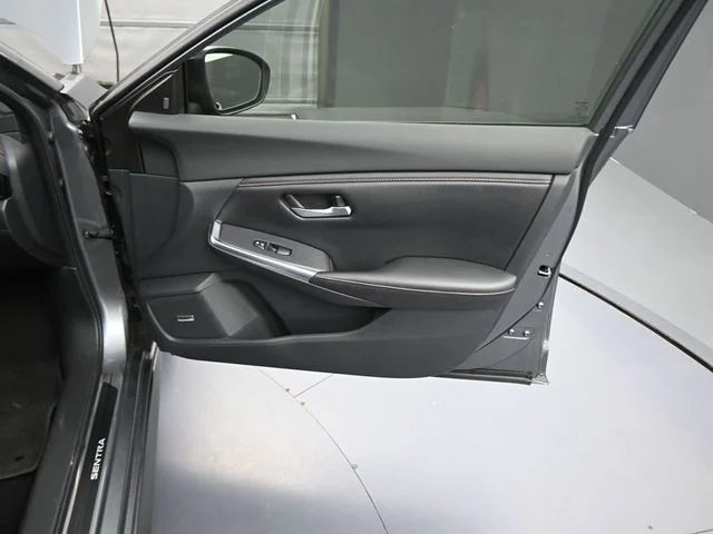 Used 2023 Gray Nissan SR image 13