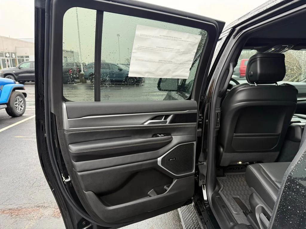 New 2026 High Gloss Black Exterior Paint Jeep  image 35